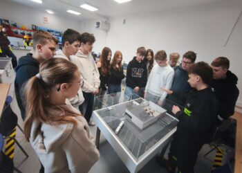 Kiliniada w Zdunach i nowe możliwości dla uczniów. Otwarto pracownię logistyczną