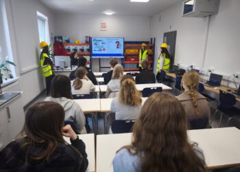 Kiliniada w Zdunach i nowe możliwości dla uczniów. Otwarto pracownię logistyczną