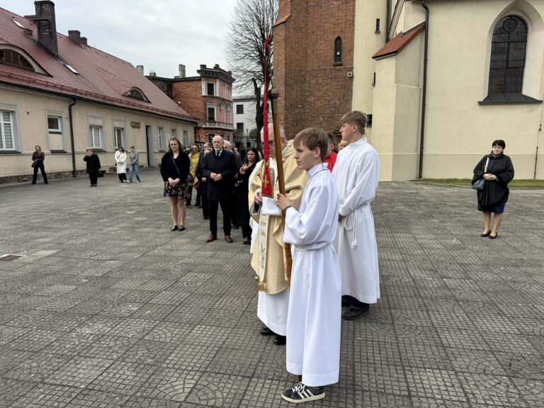 W hołdzie ofiarom katastrofy smoleńskiej