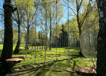 Nowa atrakcja na basenie w Koźminie. Powstał park linowy dla każdego