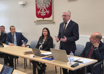 Sesja pełna refleksji i decyzji. Koźmin pamięta o zmarłych, radni pracują nad przyszłością