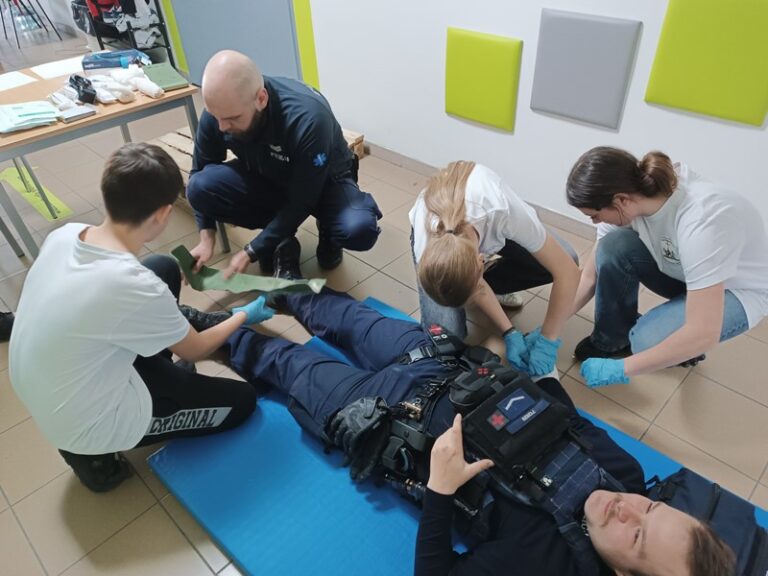 Uczniowie sprawdzili wiedzę o ruchu drogowym. Najlepsi pojadą do Wrocławia