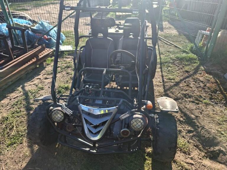 Buggy ruszył na podwórku. Ranny 5-latek trafił do szpitala