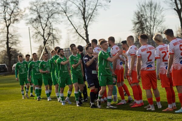 Remis po emocjach w Sułowie