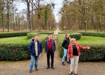 Nowy etap dla Urzędu Gminy Krośnice. Podpisano umowę na termomodernizację