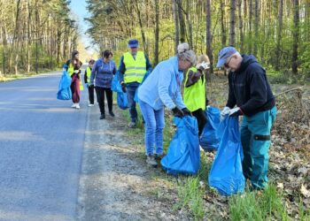 Mieszkańcy Piękocina ruszyli do sprzątania okolicy