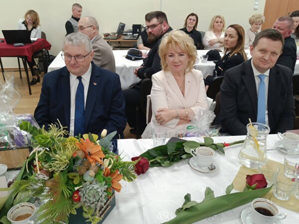 Zasłużeni i Honorowy Obywatel wyróżnieni. Wyjątkowa sesja w Kobylinie