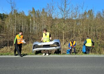 Mieszkańcy Piękocina ruszyli do sprzątania okolicy