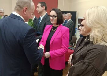 Zasłużeni i Honorowy Obywatel wyróżnieni. Wyjątkowa sesja w Kobylinie