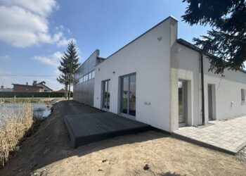 Nowa remiza OSP w Rozdrażewie gotowa. Strażacy zyskali nowoczesny garaż i zaplecze