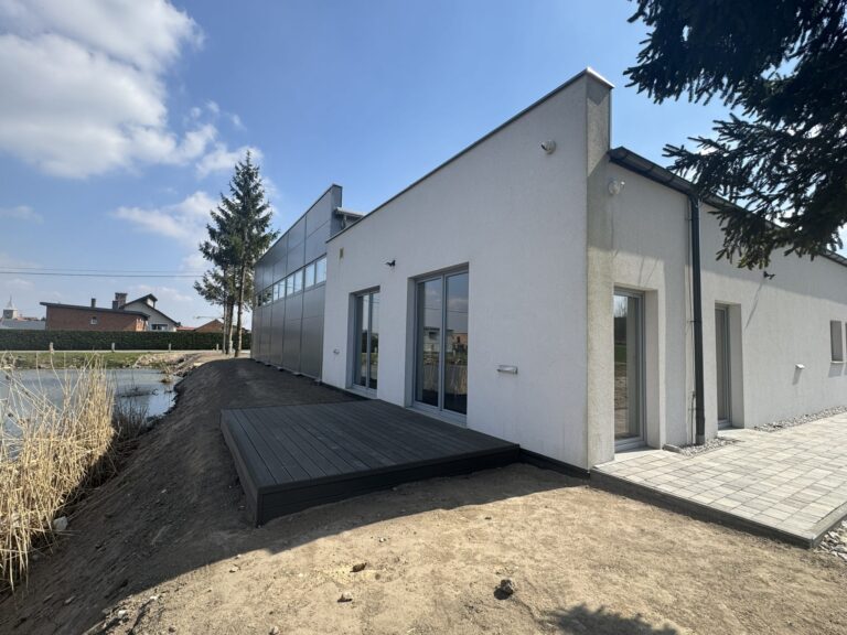Nowa remiza OSP w Rozdrażewie gotowa. Strażacy zyskali nowoczesny garaż i zaplecze