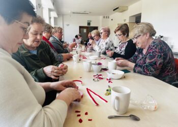 Seniorzy przygotowali kotyliony na obchody 3 Maja