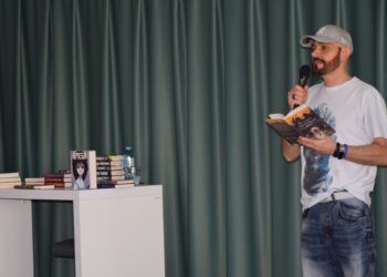 Pisarz, dramaturg i grafik Marcin Szczygielski gościł w Krotoszynie