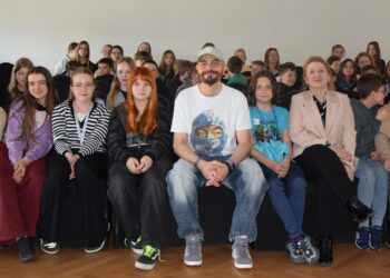 Pisarz, dramaturg i grafik Marcin Szczygielski gościł w Krotoszynie