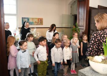 Przedszkolaki z wielkanocną wizytą w Urzędzie Miejskim