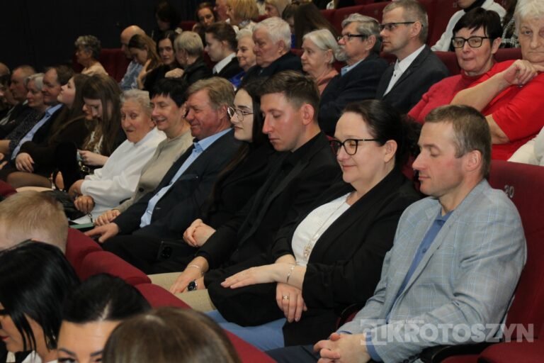 Sześć lat pracy i wielki finał. Premiera „Sary: uwięzionej na Ziemi” w Krotoszynie