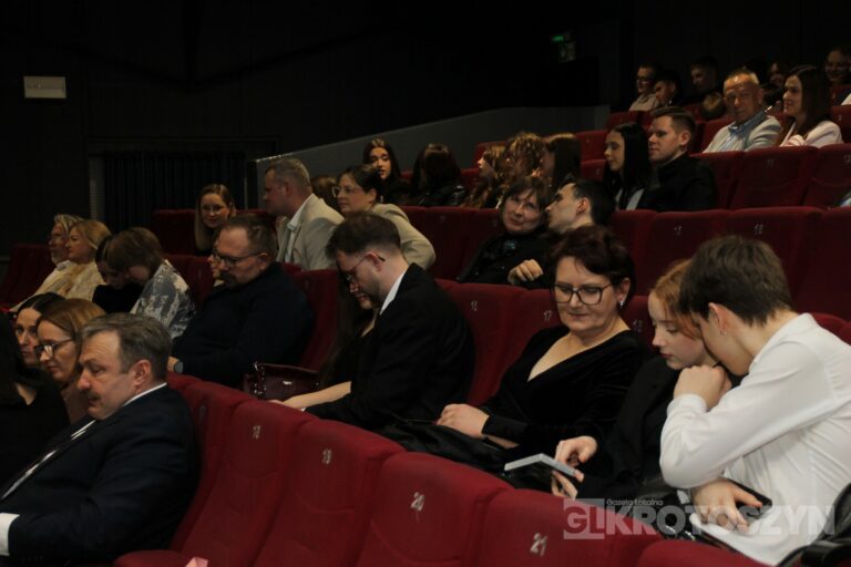 Sześć lat pracy i wielki finał. Premiera „Sary: uwięzionej na Ziemi” w Krotoszynie