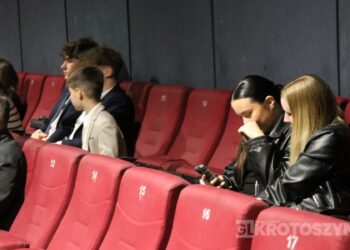 Sześć lat pracy i wielki finał. Premiera „Sary: uwięzionej na Ziemi” w Krotoszynie