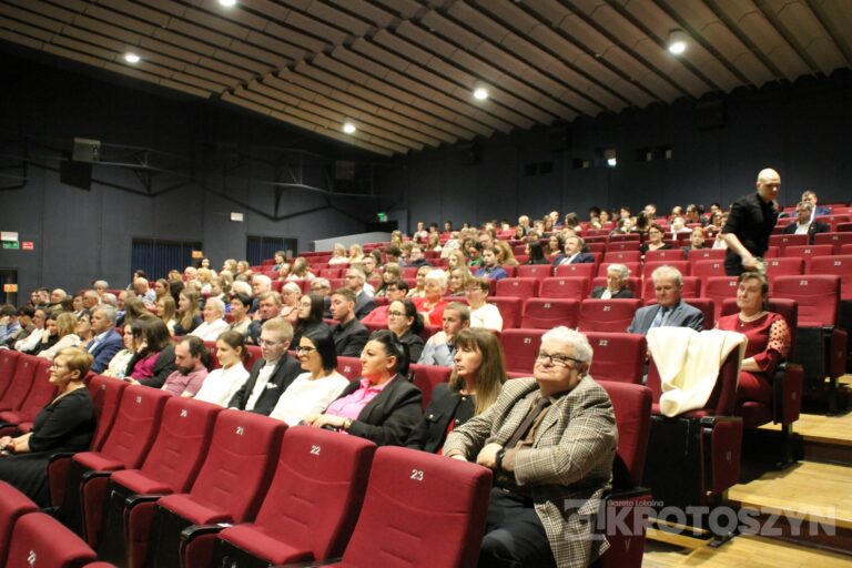 Sześć lat pracy i wielki finał. Premiera „Sary: uwięzionej na Ziemi” w Krotoszynie