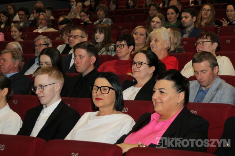 Sześć lat pracy i wielki finał. Premiera „Sary: uwięzionej na Ziemi” w Krotoszynie