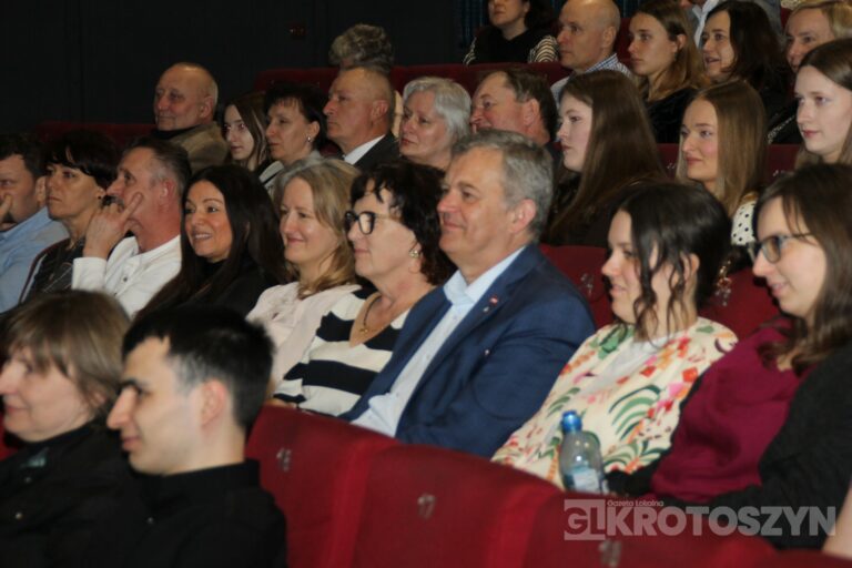 Sześć lat pracy i wielki finał. Premiera „Sary: uwięzionej na Ziemi” w Krotoszynie
