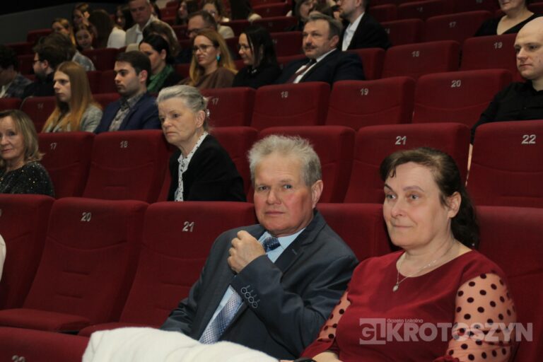 Sześć lat pracy i wielki finał. Premiera „Sary: uwięzionej na Ziemi” w Krotoszynie