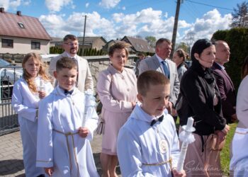 Wyjątkowy dzień w Biadkach. Dzieci przystąpiły do I Komunii Świętej