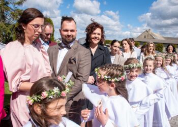 Wyjątkowy dzień w Biadkach. Dzieci przystąpiły do I Komunii Świętej