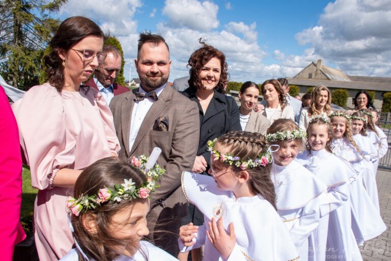 Wyjątkowy dzień w Biadkach. Dzieci przystąpiły do I Komunii Świętej