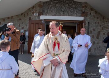Wyjątkowy dzień w Biadkach. Dzieci przystąpiły do I Komunii Świętej