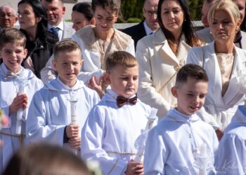 Wyjątkowy dzień w Biadkach. Dzieci przystąpiły do I Komunii Świętej