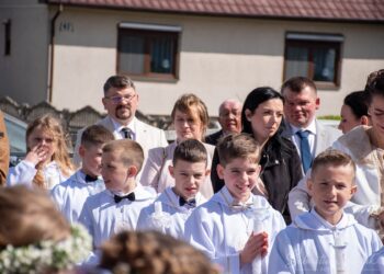 Wyjątkowy dzień w Biadkach. Dzieci przystąpiły do I Komunii Świętej