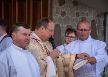 Wyjątkowy dzień w Biadkach. Dzieci przystąpiły do I Komunii Świętej