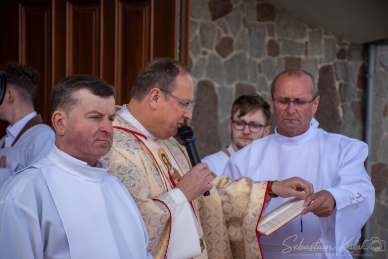 Wyjątkowy dzień w Biadkach. Dzieci przystąpiły do I Komunii Świętej