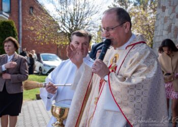 Wyjątkowy dzień w Biadkach. Dzieci przystąpiły do I Komunii Świętej