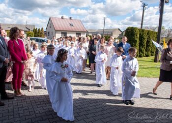 Wyjątkowy dzień w Biadkach. Dzieci przystąpiły do I Komunii Świętej