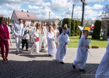 Wyjątkowy dzień w Biadkach. Dzieci przystąpiły do I Komunii Świętej