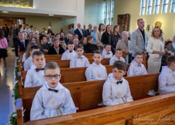 Wyjątkowy dzień w Biadkach. Dzieci przystąpiły do I Komunii Świętej