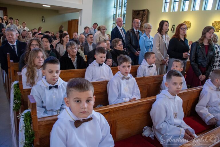 Wyjątkowy dzień w Biadkach. Dzieci przystąpiły do I Komunii Świętej
