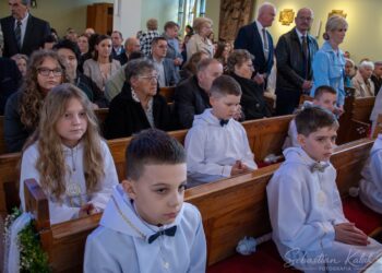 Wyjątkowy dzień w Biadkach. Dzieci przystąpiły do I Komunii Świętej