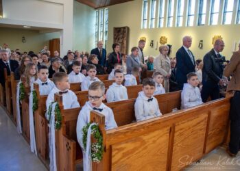 Wyjątkowy dzień w Biadkach. Dzieci przystąpiły do I Komunii Świętej