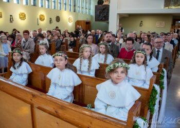 Wyjątkowy dzień w Biadkach. Dzieci przystąpiły do I Komunii Świętej
