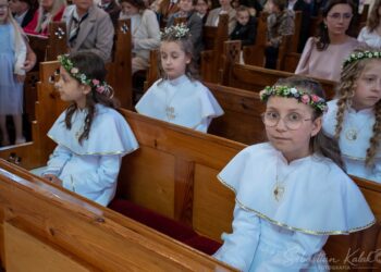Wyjątkowy dzień w Biadkach. Dzieci przystąpiły do I Komunii Świętej
