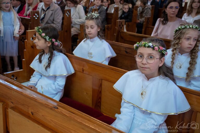 Wyjątkowy dzień w Biadkach. Dzieci przystąpiły do I Komunii Świętej