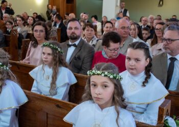 Wyjątkowy dzień w Biadkach. Dzieci przystąpiły do I Komunii Świętej