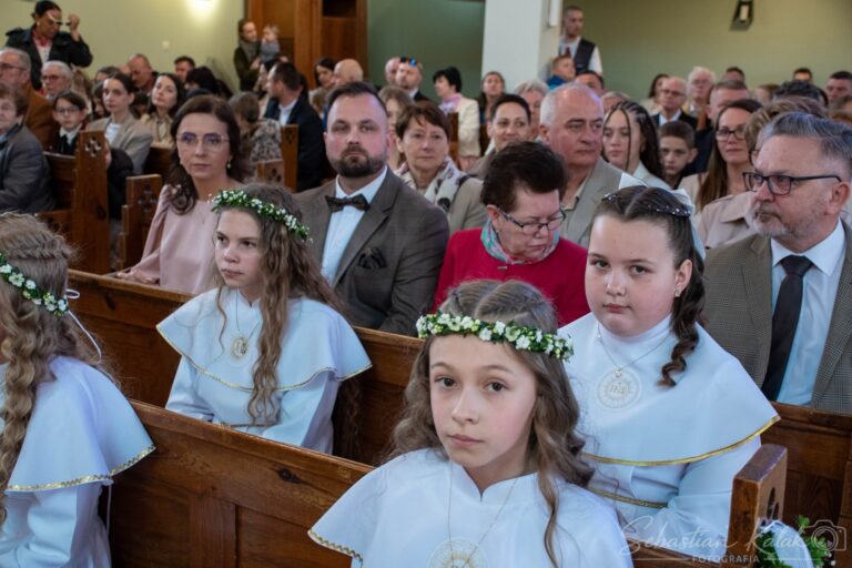 Wyjątkowy dzień w Biadkach. Dzieci przystąpiły do I Komunii Świętej