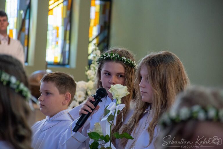Wyjątkowy dzień w Biadkach. Dzieci przystąpiły do I Komunii Świętej