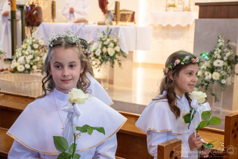 Wyjątkowy dzień w Biadkach. Dzieci przystąpiły do I Komunii Świętej