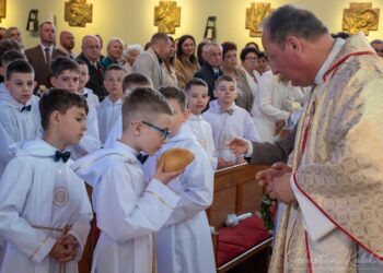 Wyjątkowy dzień w Biadkach. Dzieci przystąpiły do I Komunii Świętej