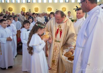 Wyjątkowy dzień w Biadkach. Dzieci przystąpiły do I Komunii Świętej
